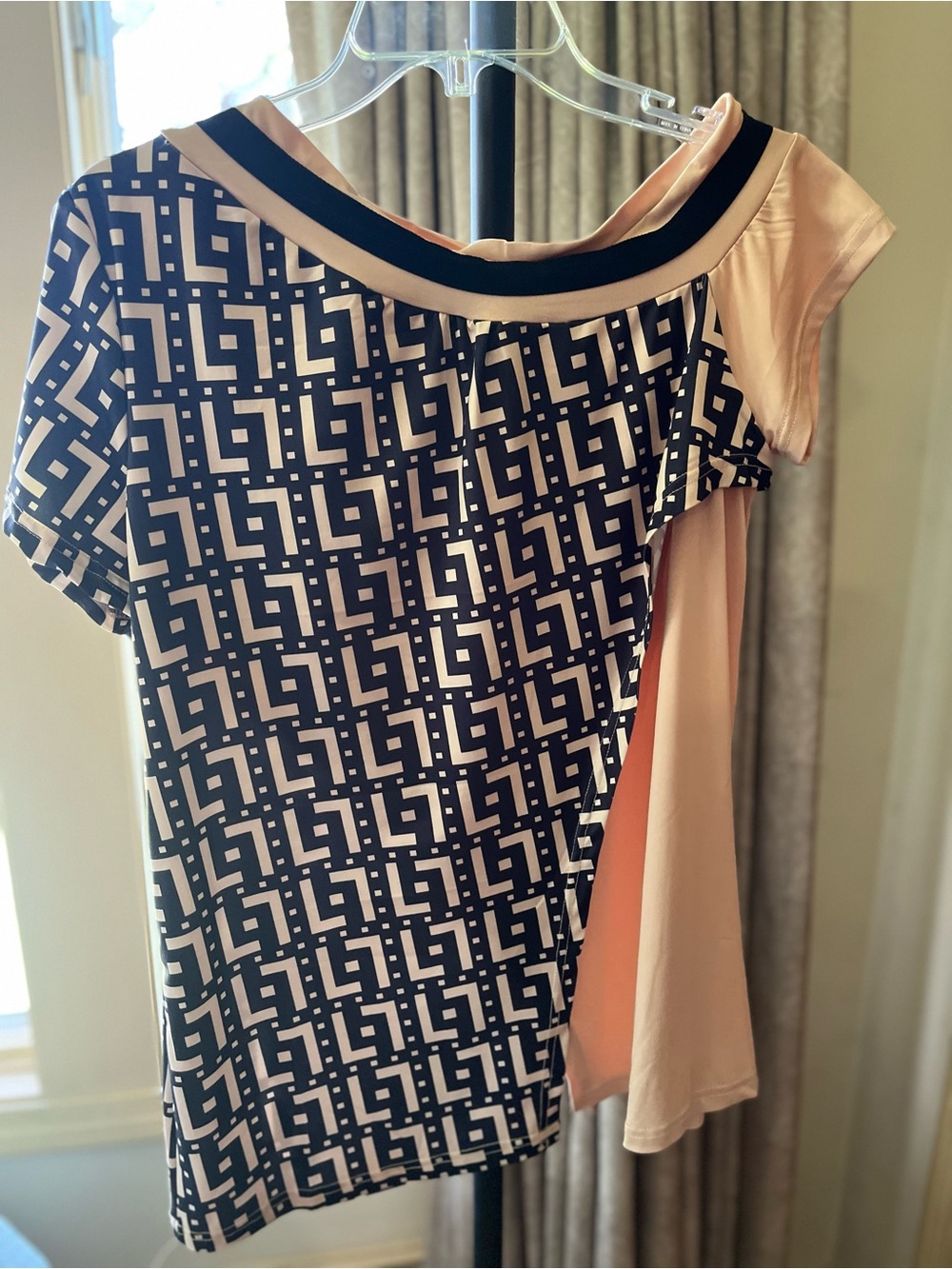 One-Shoulder Geometric Print Dress in Black and Cream